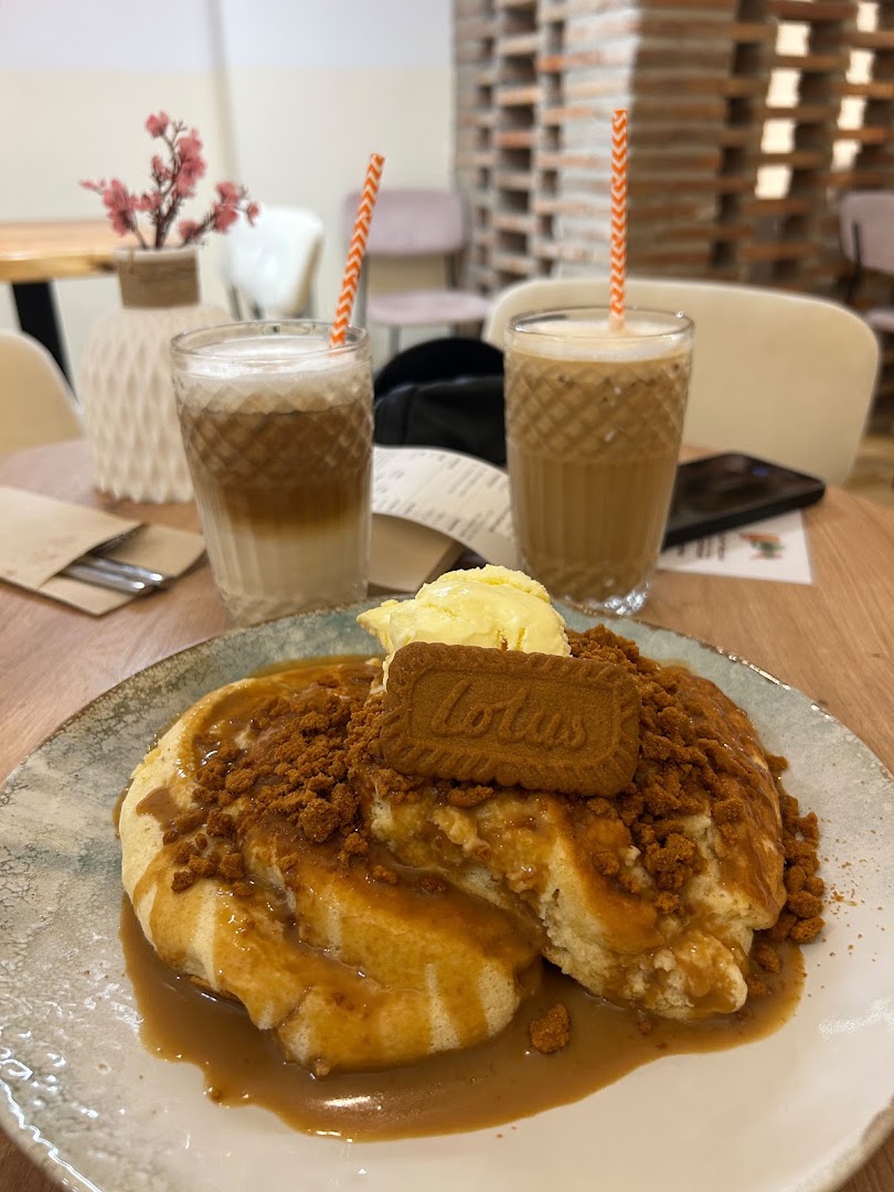 Jota Café: appetizing food and drink photo