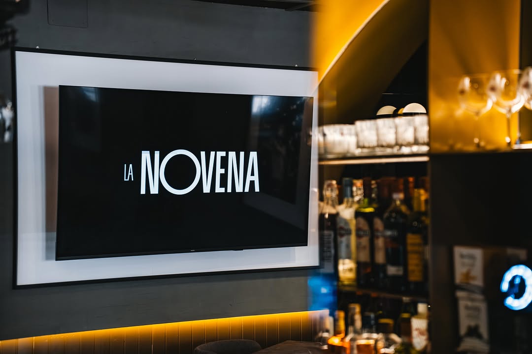 La Novena Vermutería: professional shot of venue branding