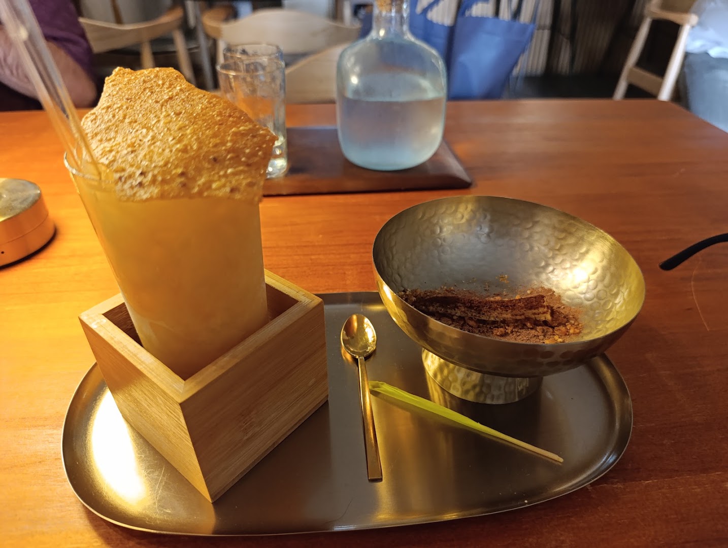 Moonlight Experimental Bar: high quality drink presentation