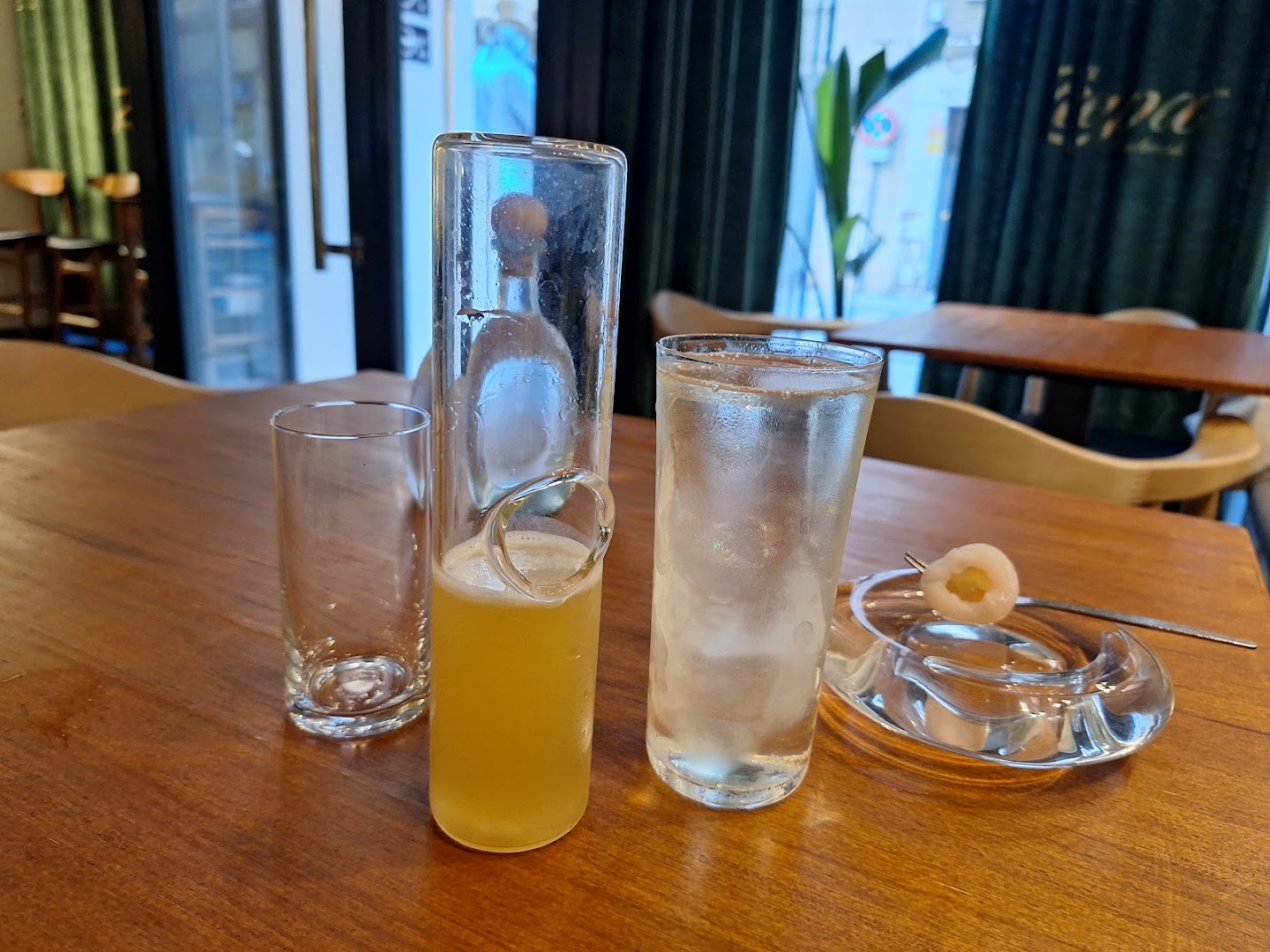 Moonlight Experimental Bar: clear photo of bar drinks