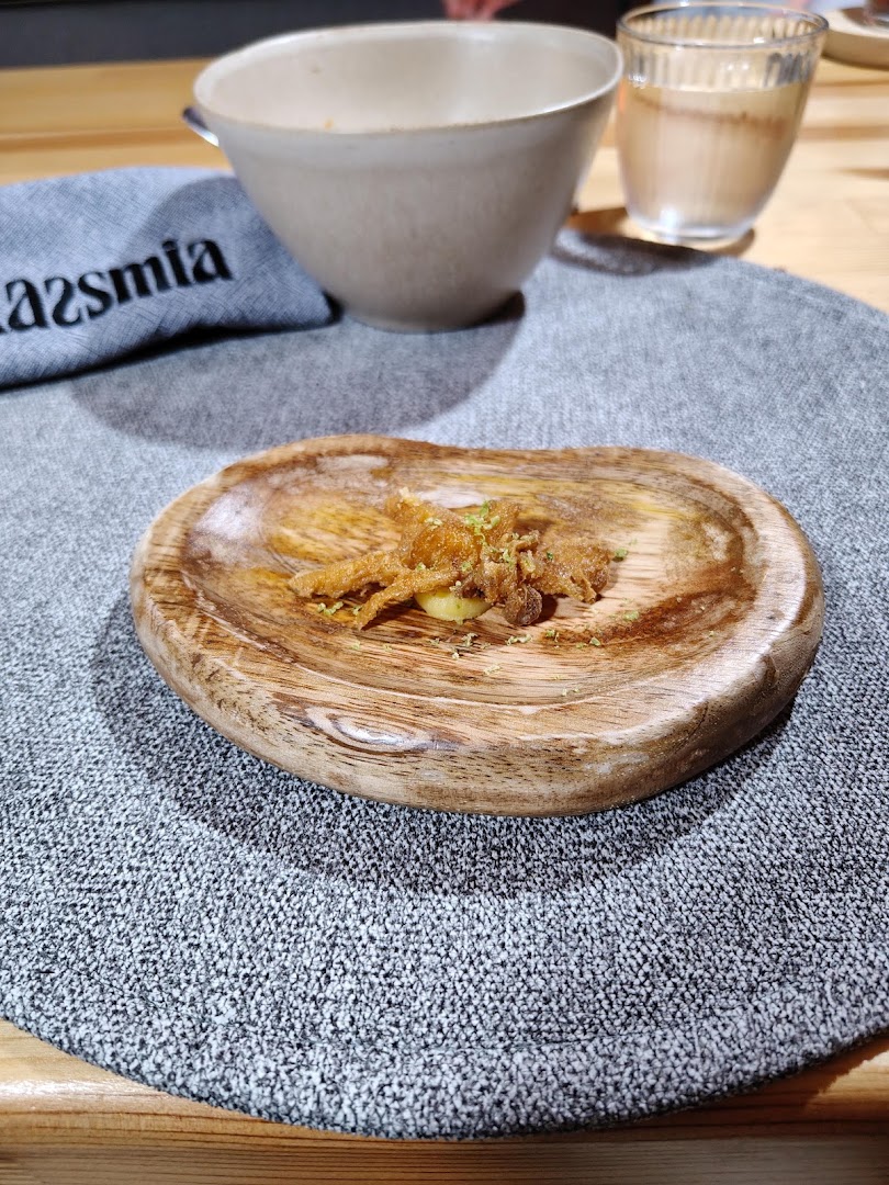 Rassmia: appetizing food presentation at restaurant