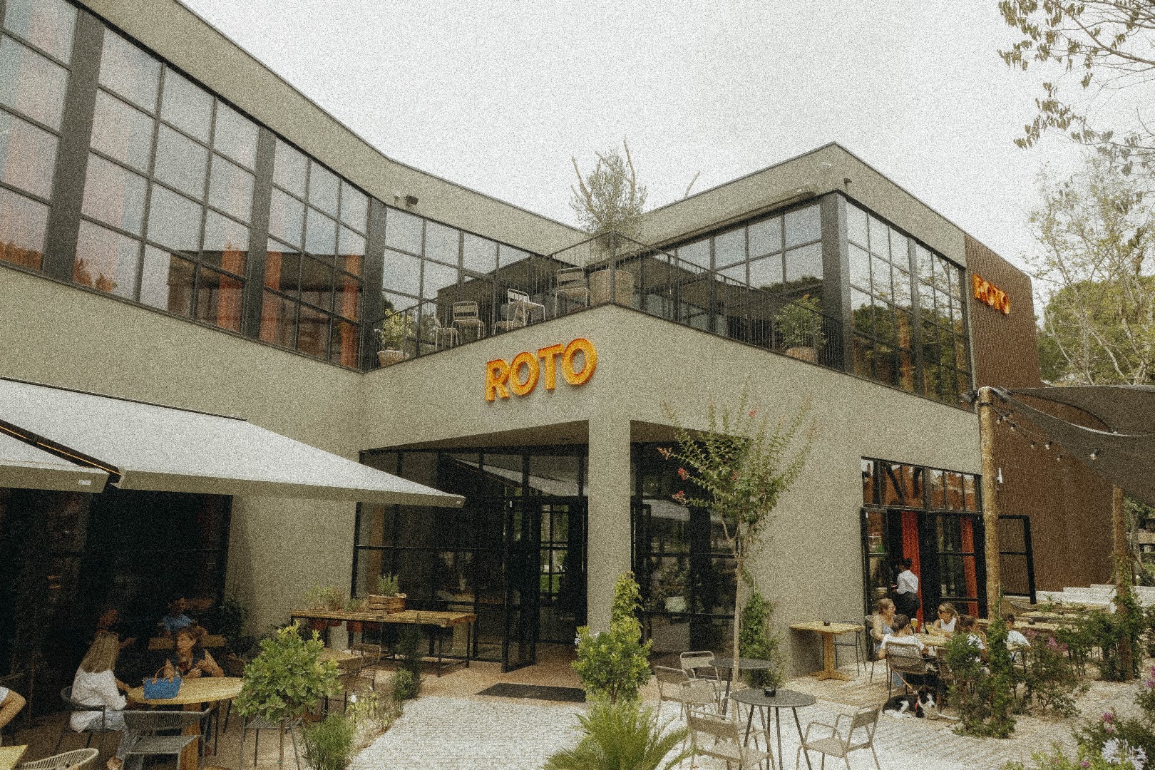 ROTO Zaragoza: high quality exterior venue shot