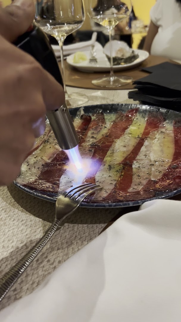 Sal Fina: appetizing food preparation action shot
