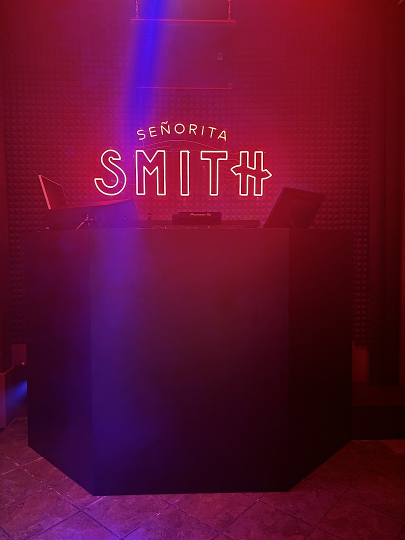 Señorita Smith: clear shot of venue branding