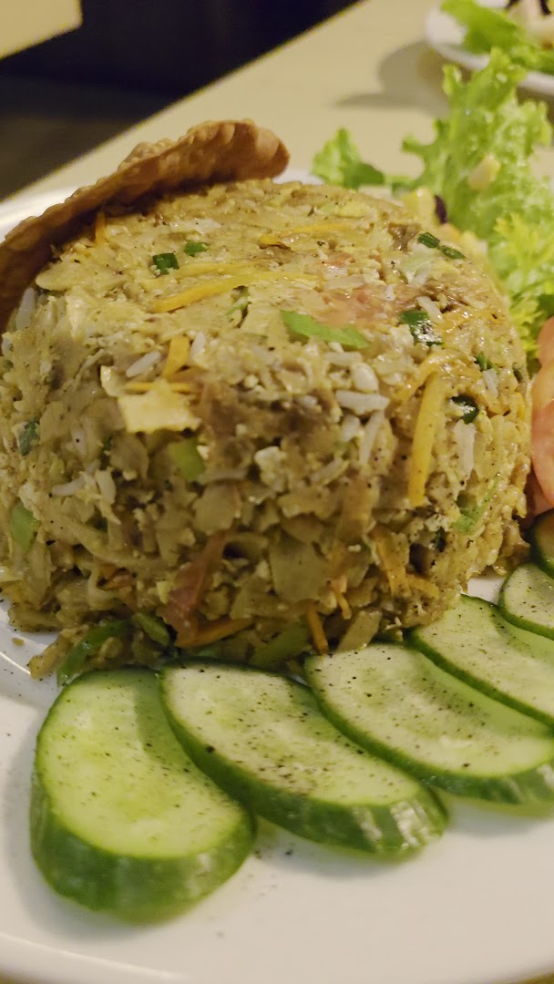 Arachchi Restaurant: appetizing photo of restaurant food
