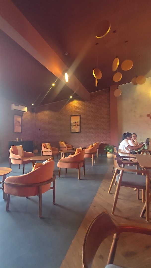 Barista Anuradhapura: clear, inviting interior atmosphere