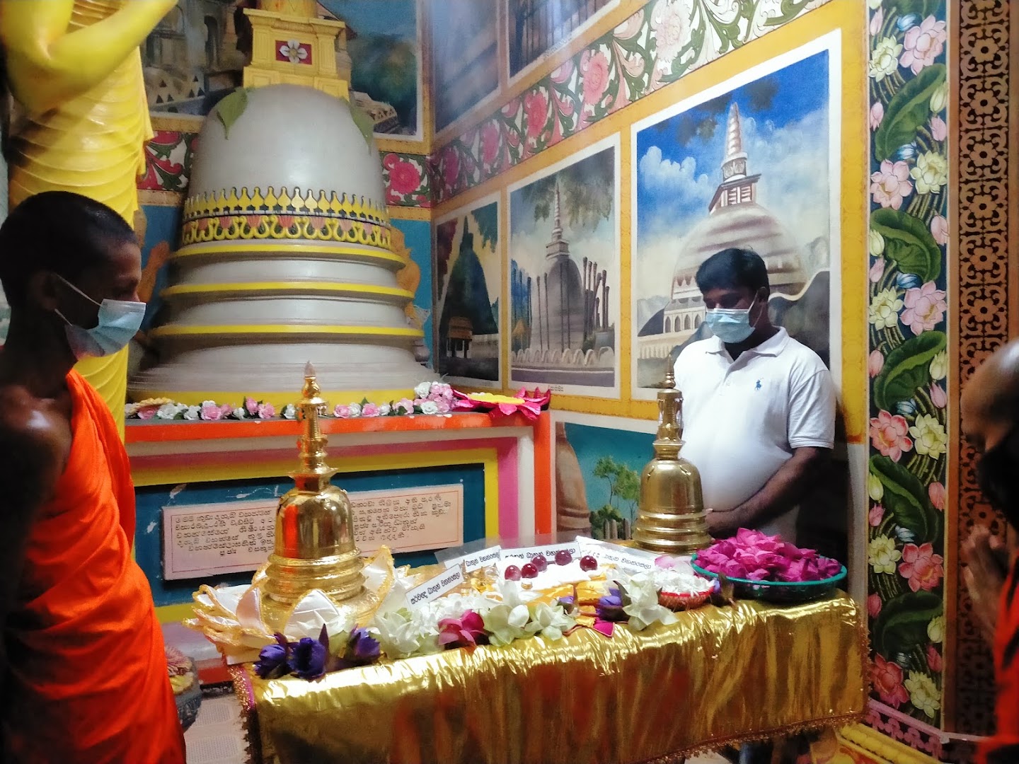 Galapatha Raja Maha Viharaya: cultural venue interior atmosphere