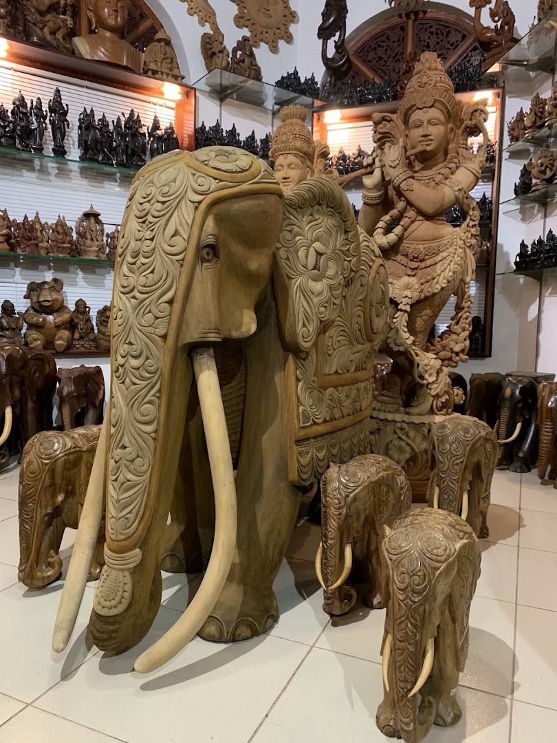 Sunflower Arts & Crafts: clear display of shop products