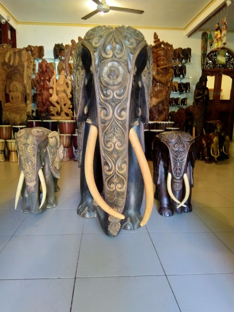 Sunflower Arts & Crafts: clear display of shop products