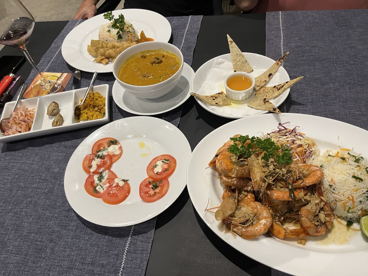 Vintage Restaurant: appetizing photo of restaurant food
