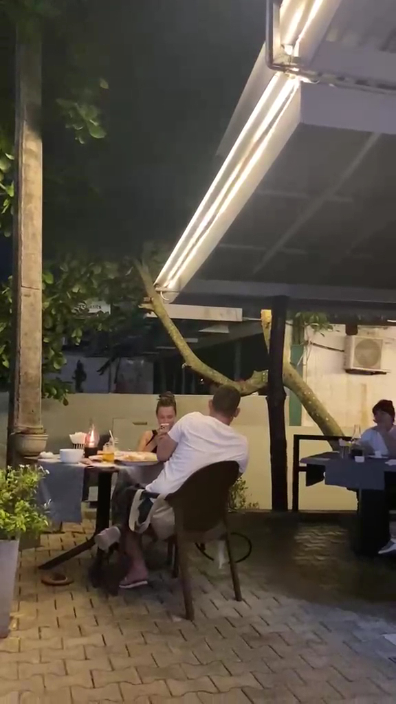 Vintage Restaurant: restaurant atmosphere and guests