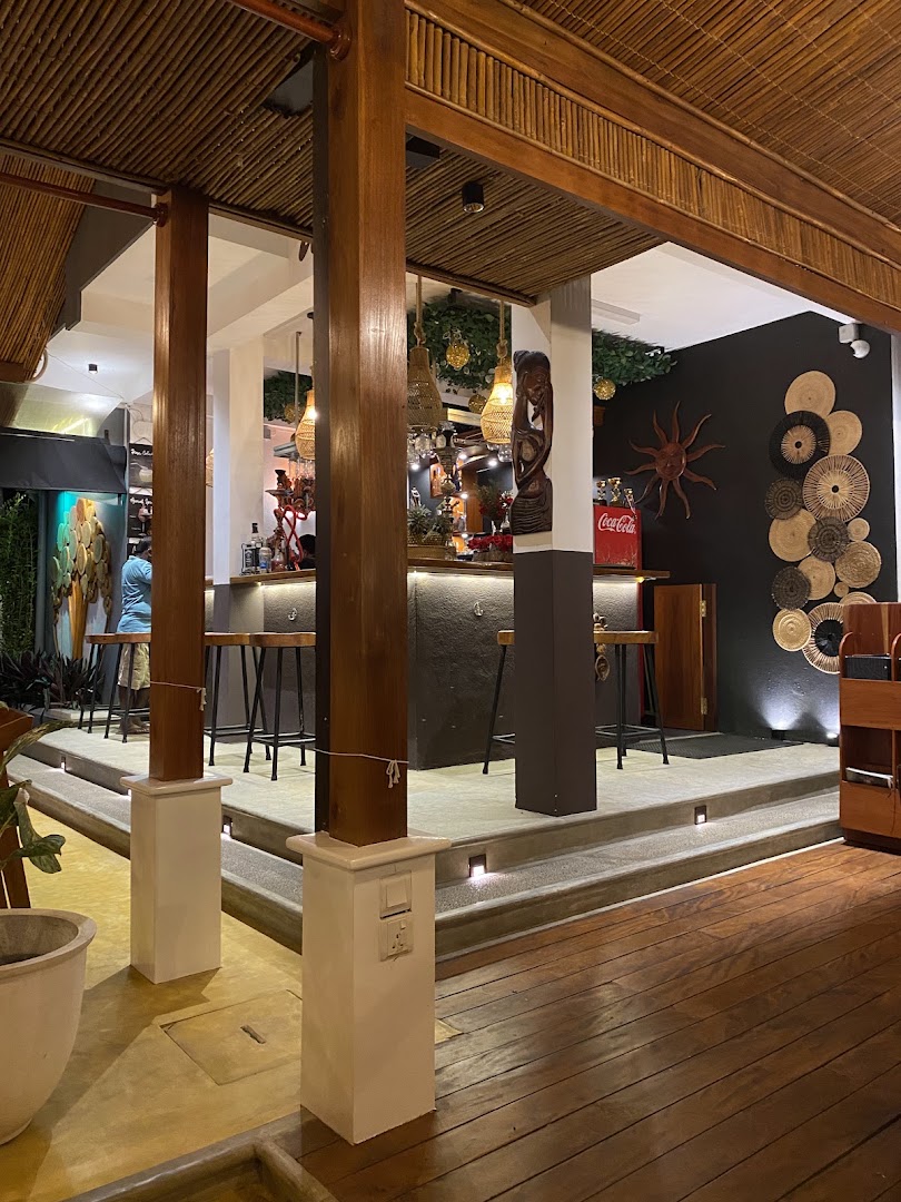 White Tree Restaurant: clear, inviting restaurant interior shot