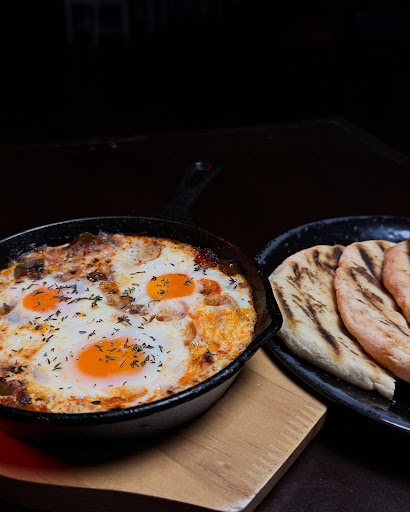 Blooming Breakfast: appetizing, high-quality food photography