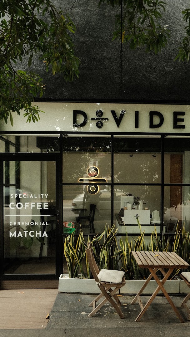 Divide: attractive, professional storefront photo