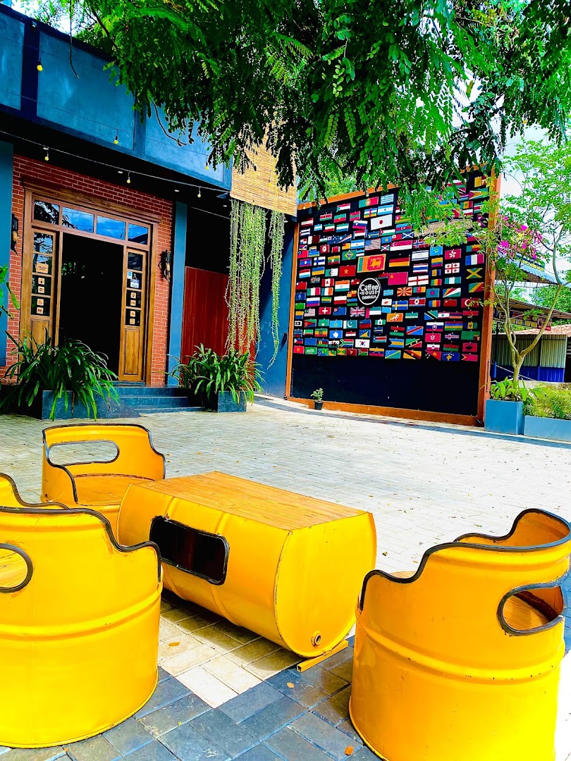 Coffee House Dambulla: attractive and inviting venue exterior