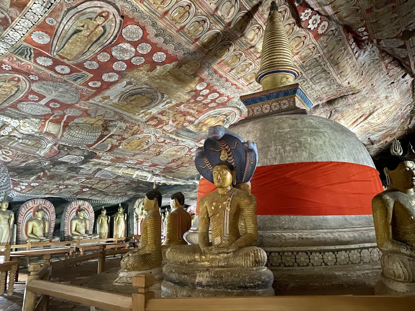 Dambulla Cave Temple (Golden Temple): high quality interior cultural shot