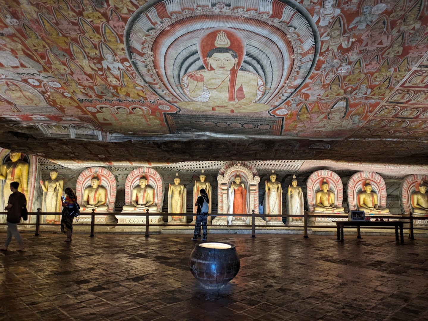 Dambulla Cave Temple (Golden Temple): high quality interior cultural shot