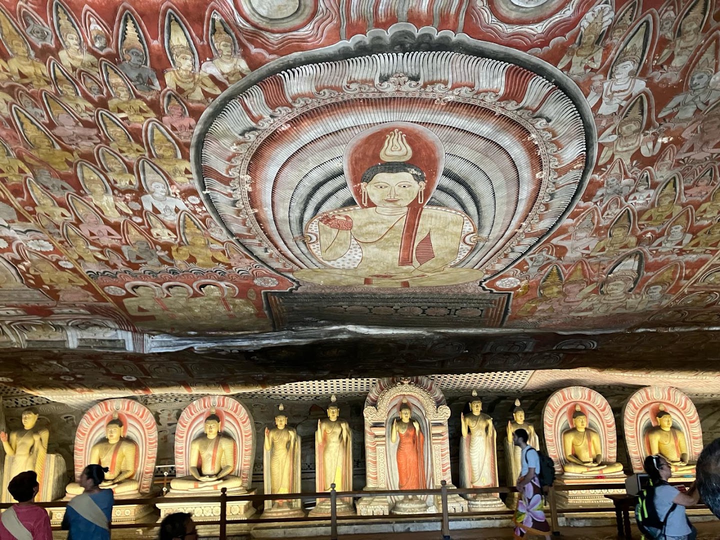 Dambulla Cave Temple (Golden Temple): high quality view of interior