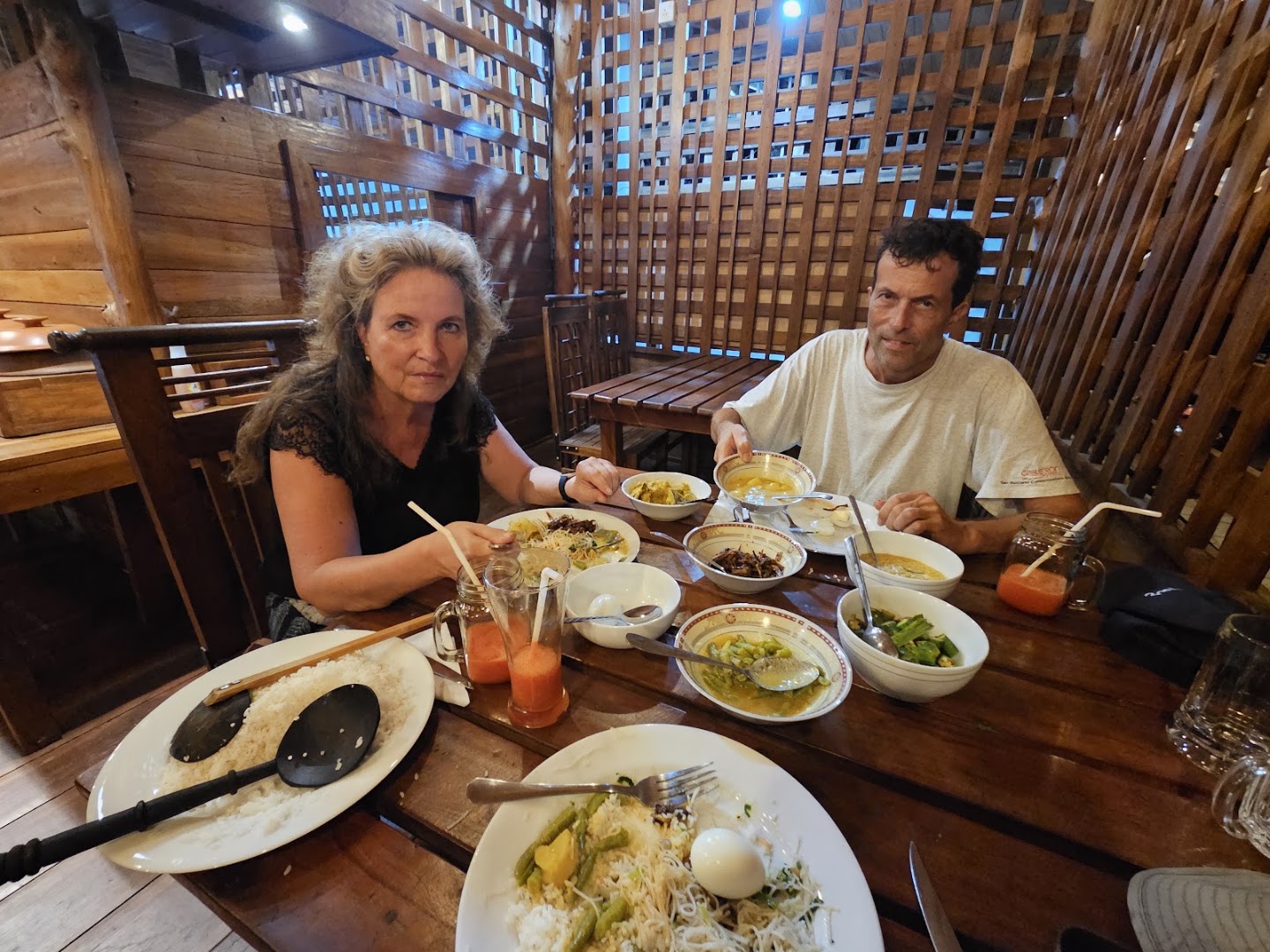 Golden Rainbow Restaurant: customers enjoying the meal