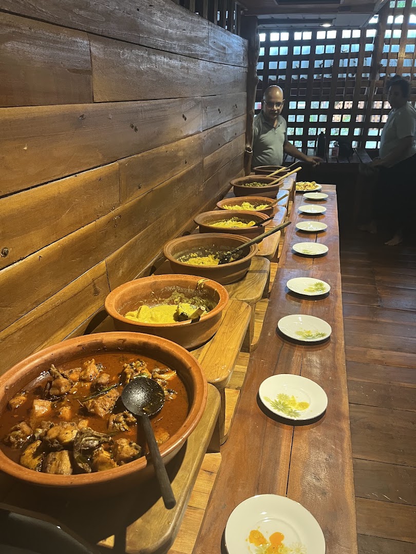 Golden Rainbow Restaurant: appetizing display of restaurant food