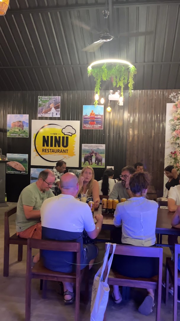 New Ninu Restaurant: restaurant atmosphere and customers