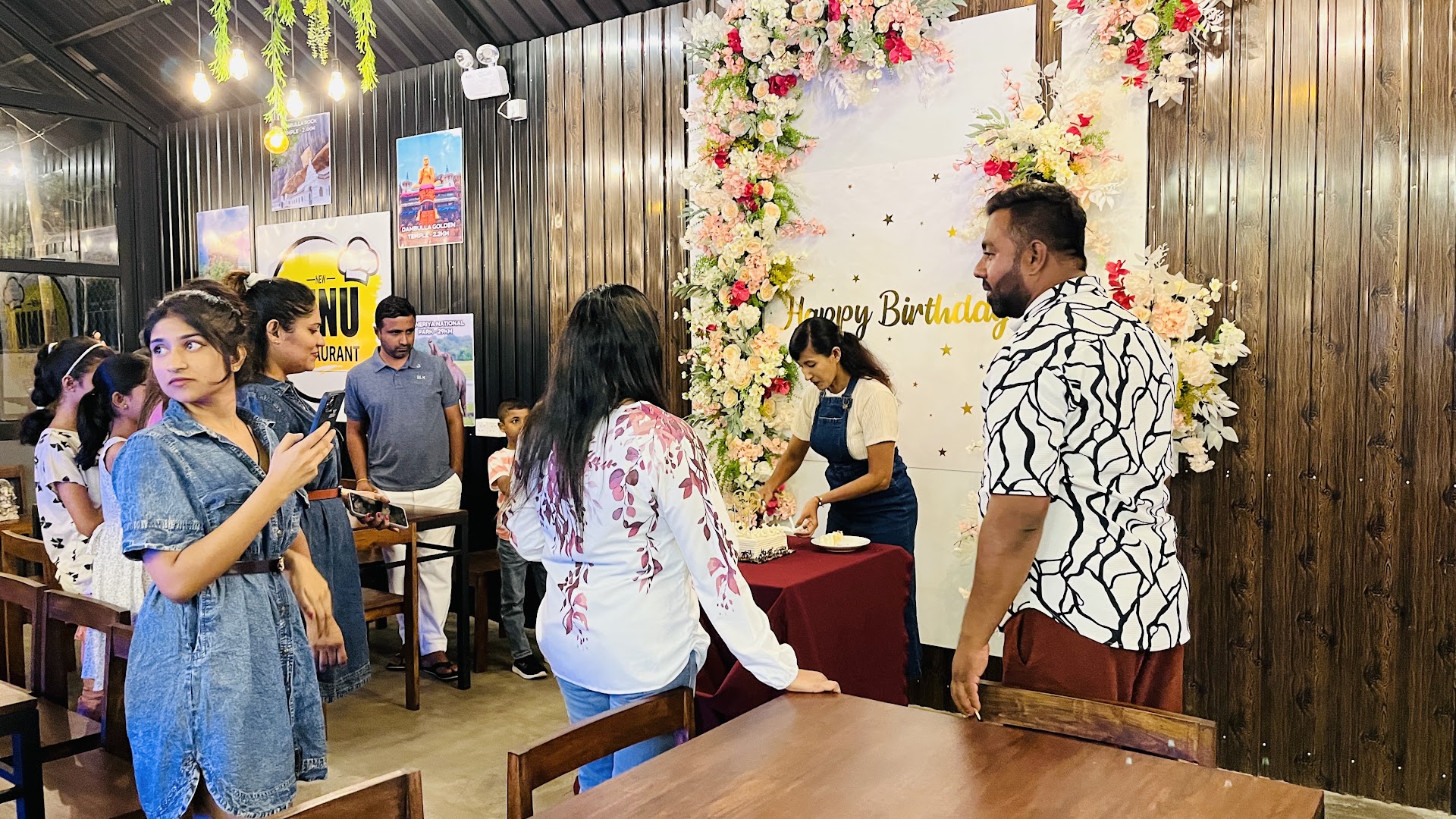 New Ninu Restaurant: authentic restaurant atmosphere