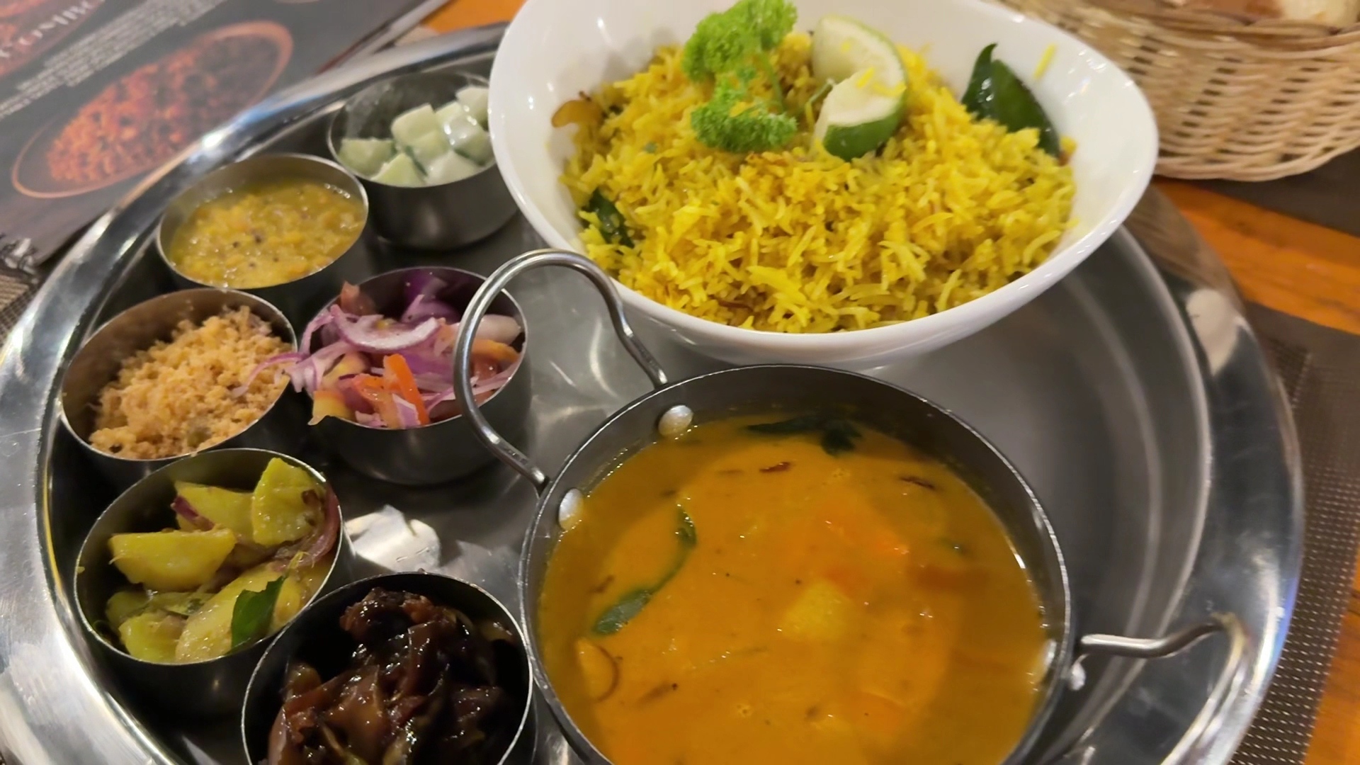 Rangiri Luuv Restaurant: appetizing photo of restaurant meal