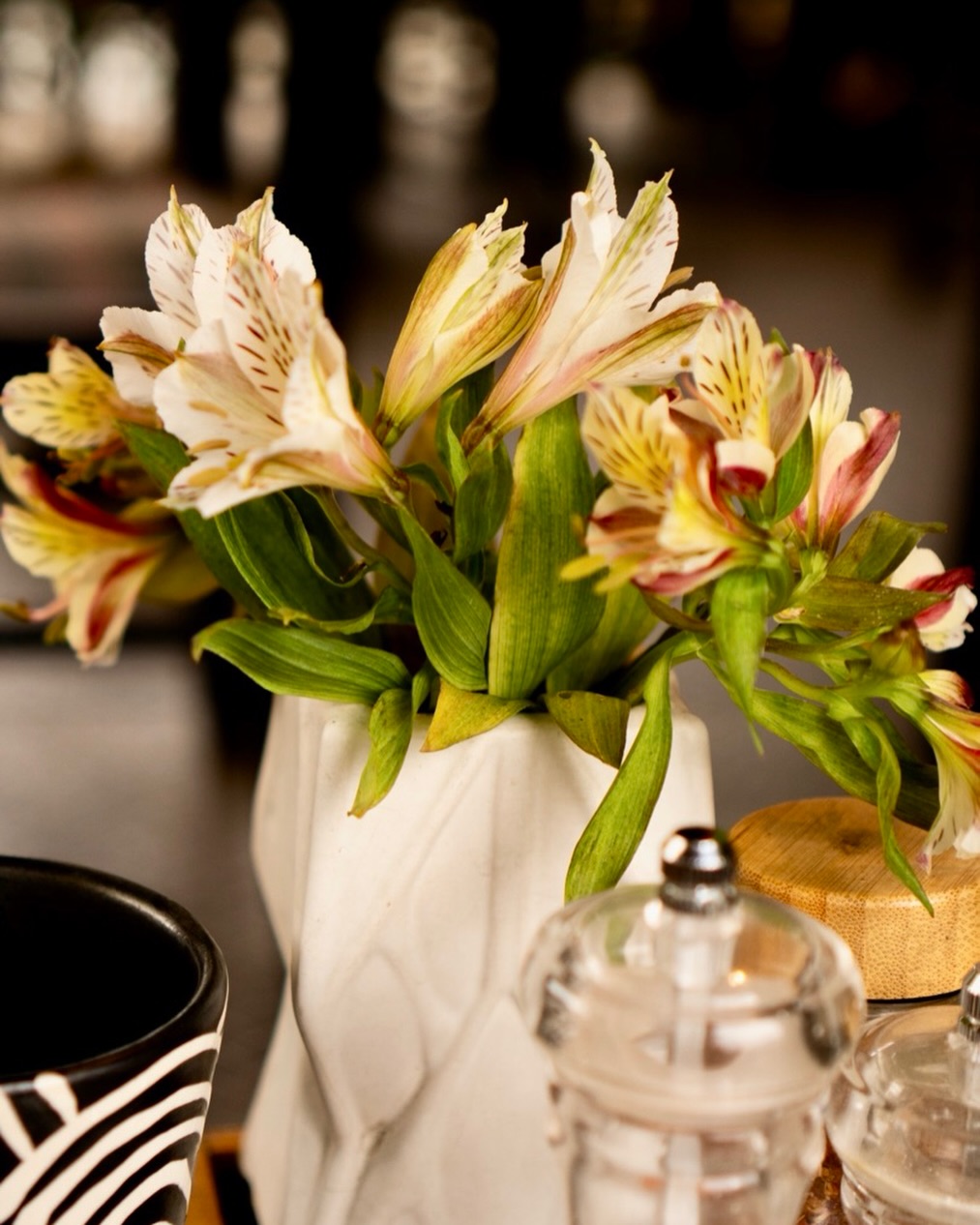 Rainbow Cafe: high quality, aesthetic table setting