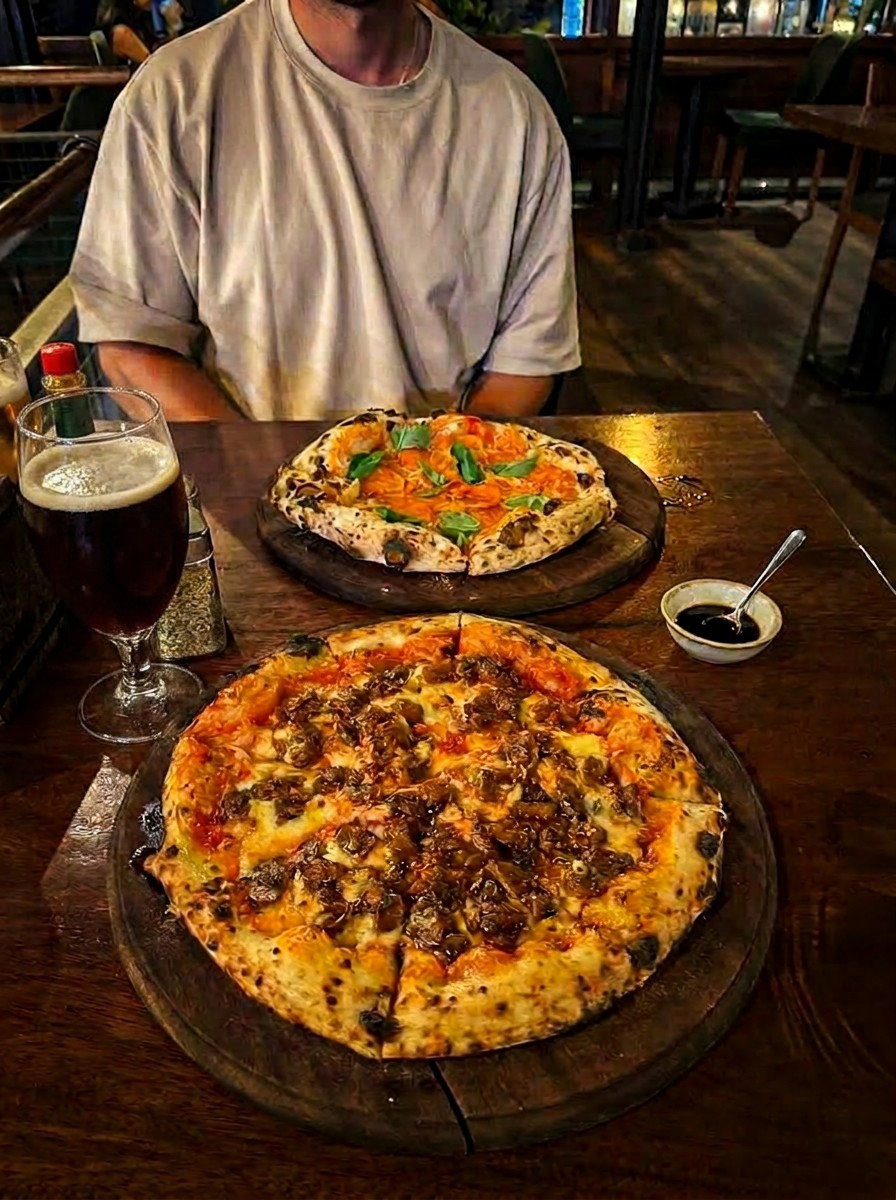 The Barn by Starbeans: appetizing food and bar atmosphere