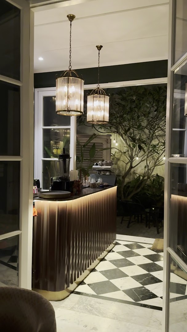 The Archives Galle Fort: beautifully captured restaurant interior atmosphere