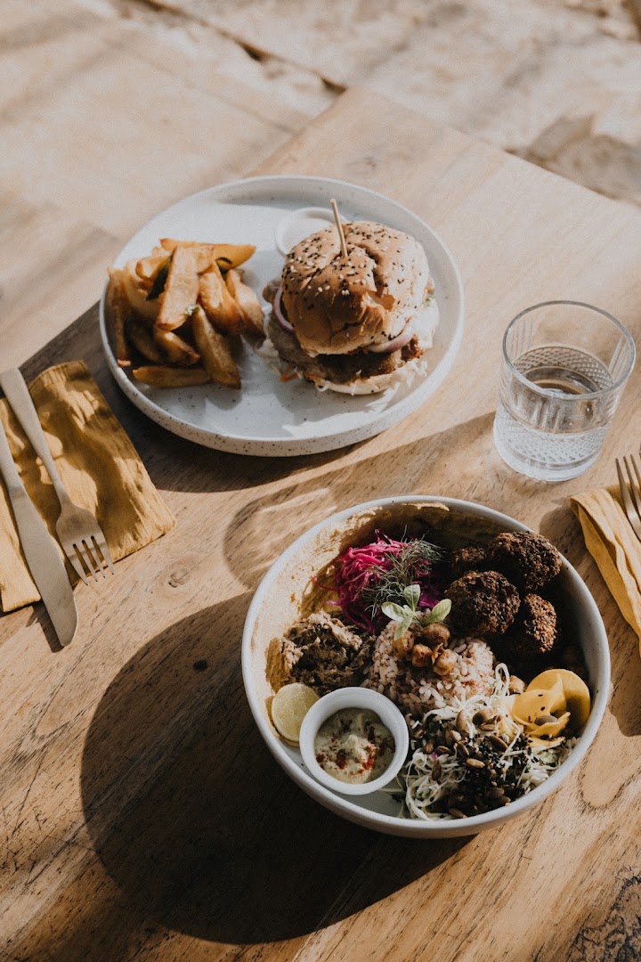 Amaroo: appetizing, high-quality food photography
