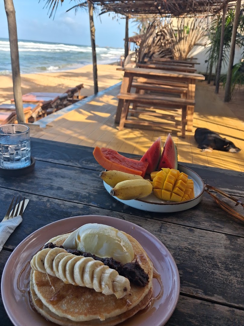 Amaroo: appealing food and beach atmosphere