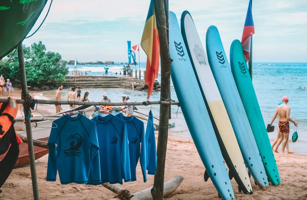 Blue Surf - Hikkaduwa: shop products and atmosphere