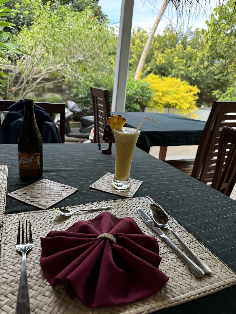 Canal View: appealing restaurant table setting