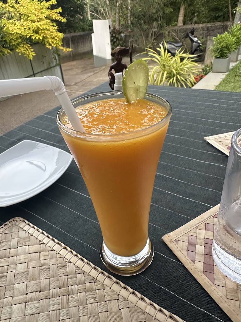 Canal View: appetizing photo of a drink