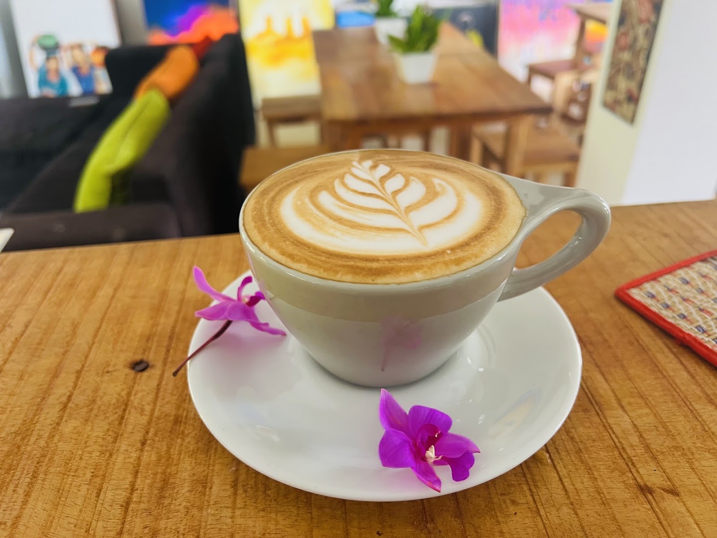 Espresso Bloom: appealing photo of latte art