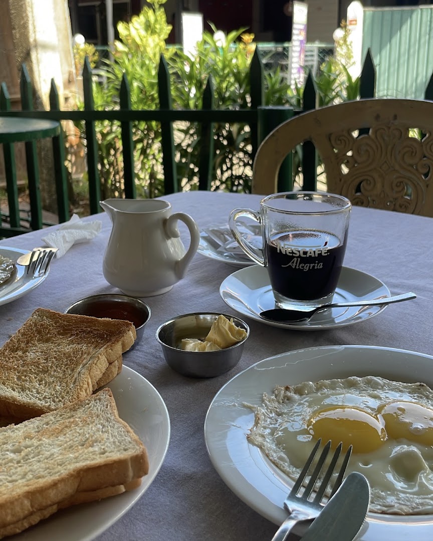 Isira Coffee Shop & Restaurant: appetizing breakfast scene at venue