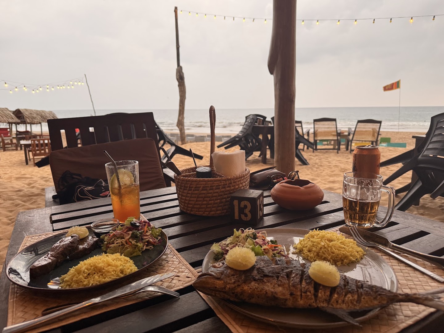 Mambo's: appealing beachside dining atmosphere
