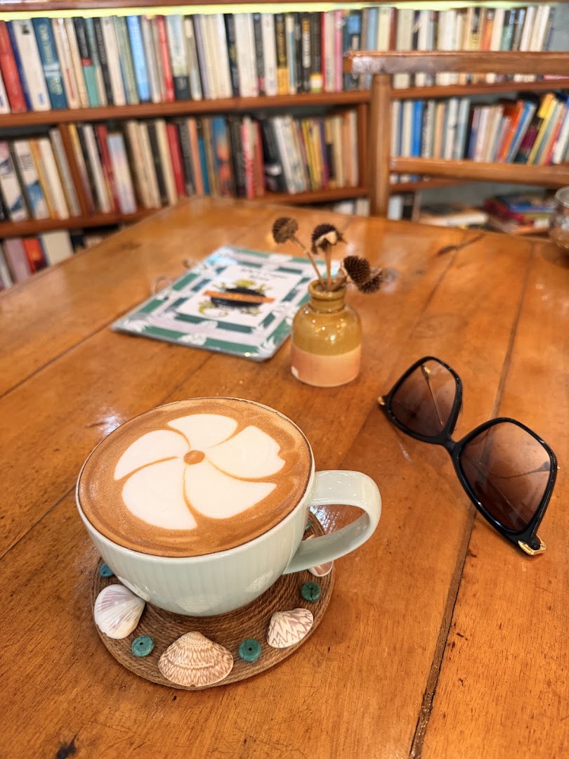 MM'S Crepes: appealing coffee and cafe atmosphere