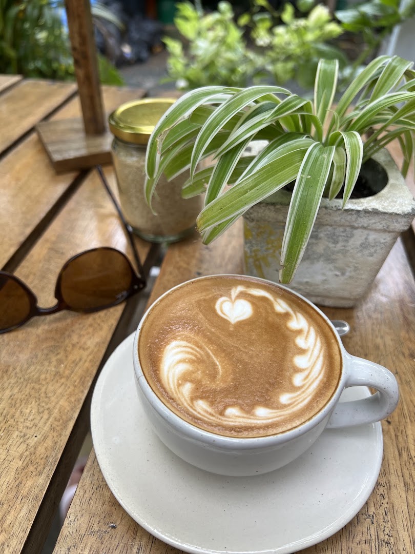 Sunny Side Up: appealing coffee and cafe atmosphere
