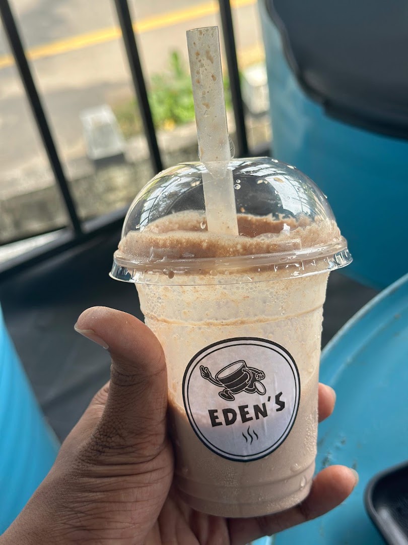 Eden's Cafe: clear photo of branded drink