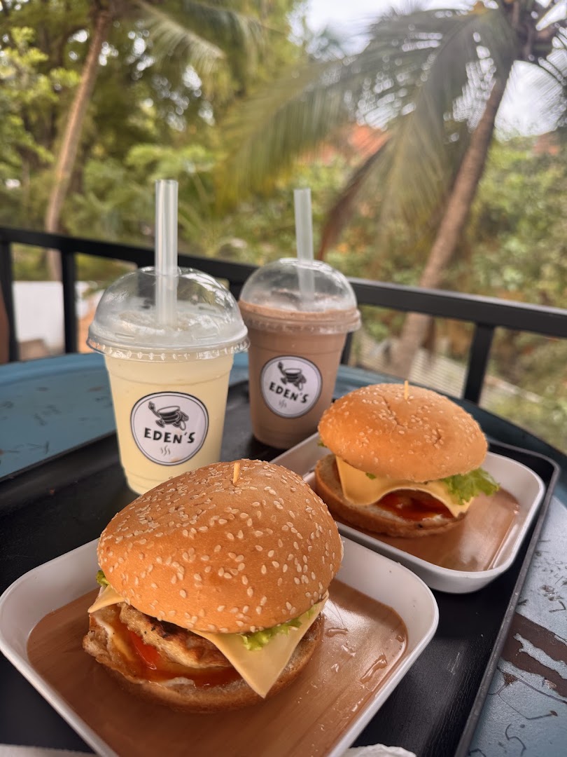 Eden's Cafe: appetizing food and drink photo