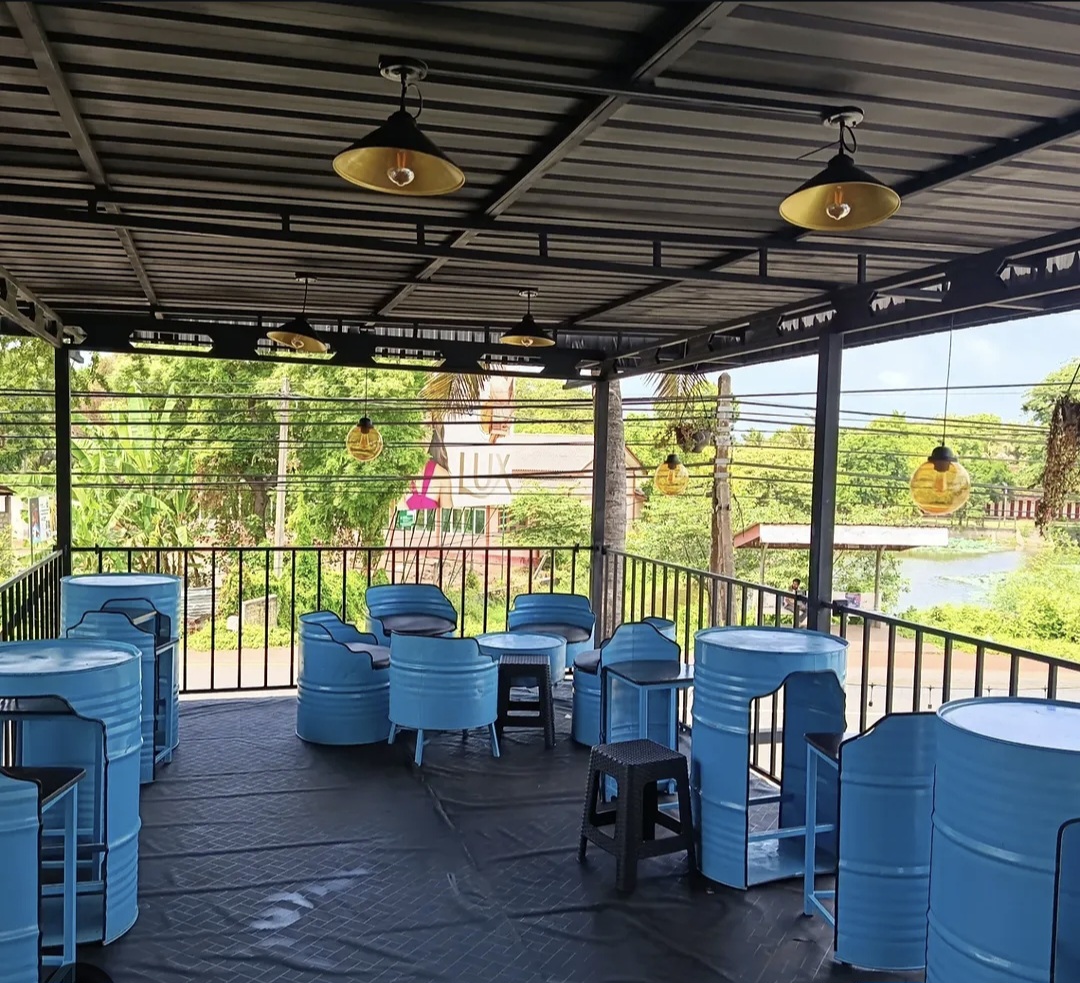 Eden's Cafe: clear view of venue atmosphere