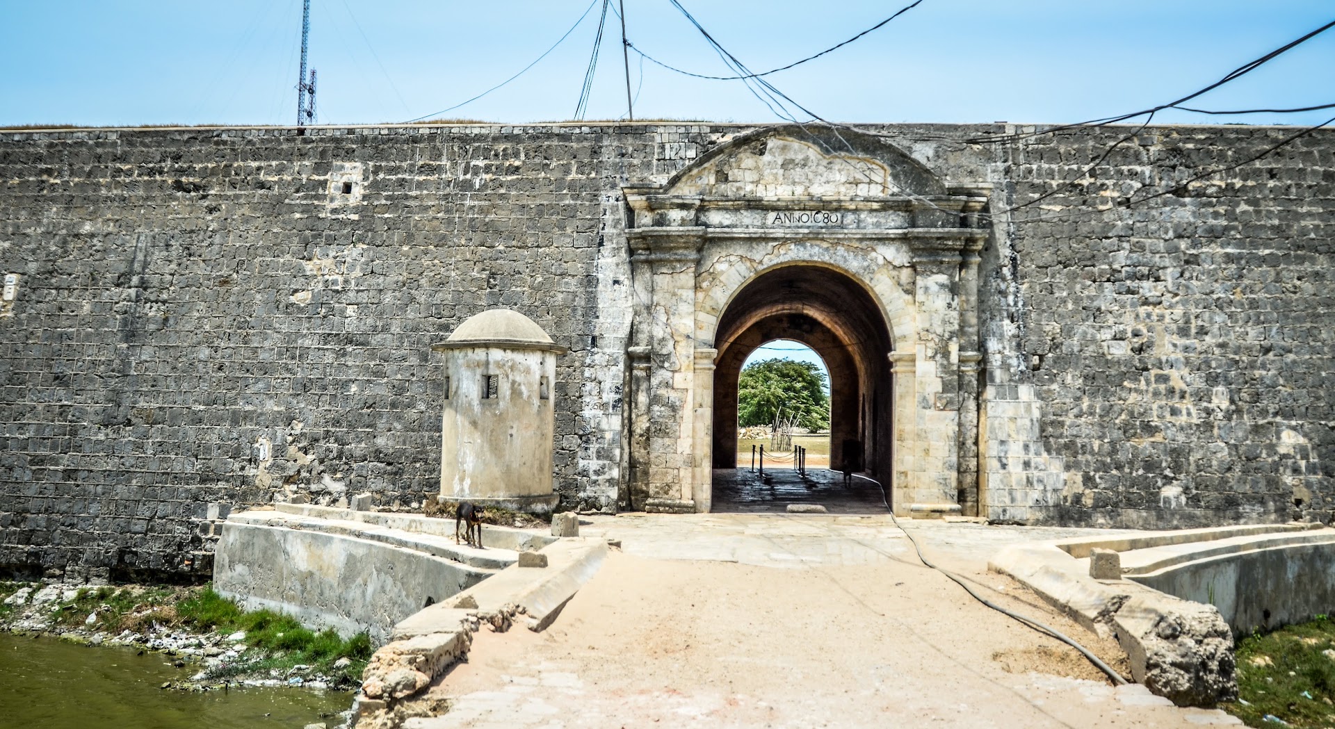 Jaffna Fort: clear view of historic architecture