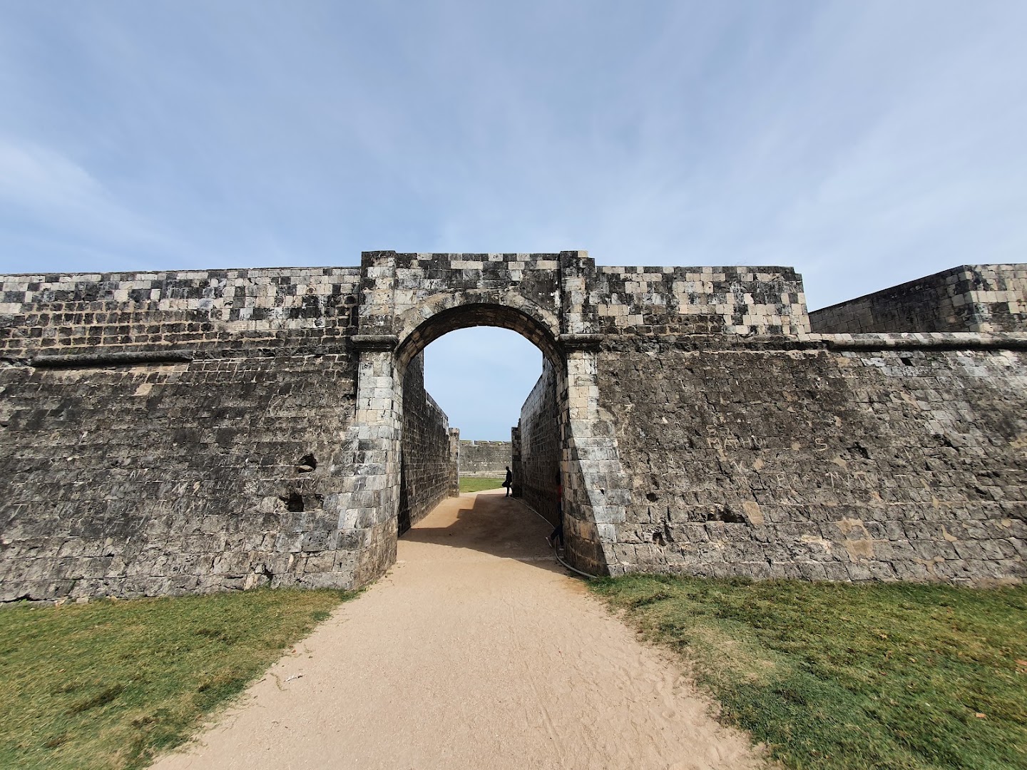 Jaffna Fort: clear view of the fort