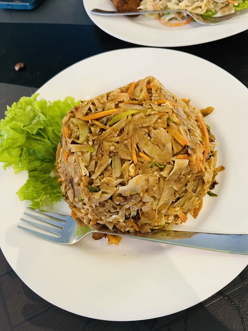 Nizhal Cafe and Restaurant: clear, appetizing food photography