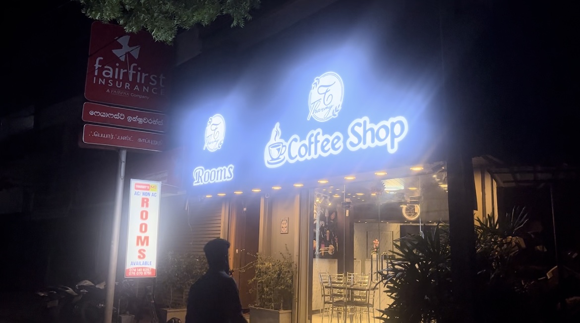 Tharmy Coffee Shop and Burgers: clear exterior shot of venue
