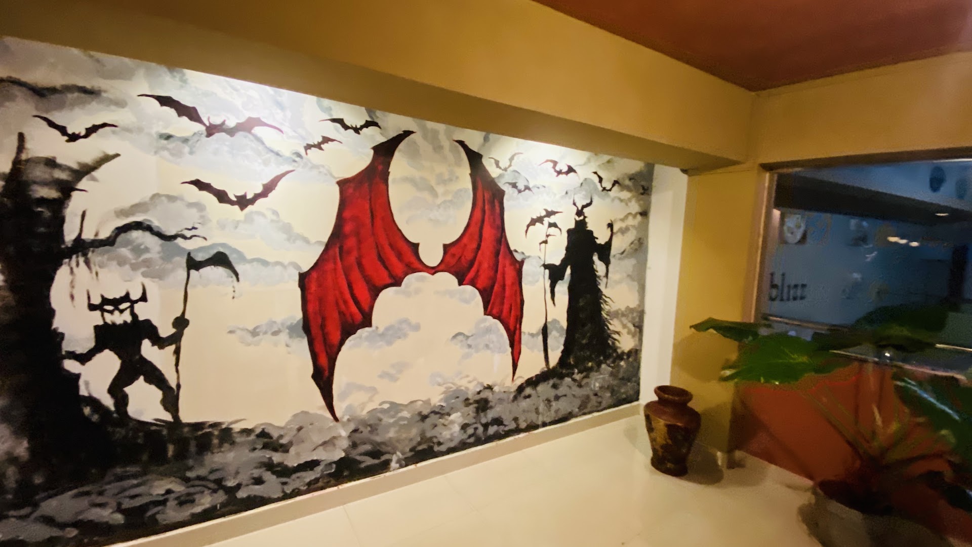 Blizz Cafe: unique venue interior decor