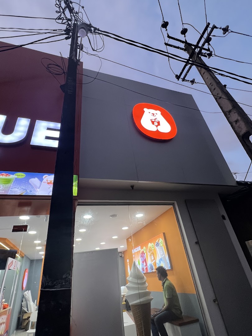 BINGXUE Negombo: clear storefront and branding visible