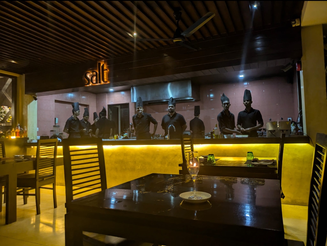 Salt Restaurant: professional shot of restaurant interior